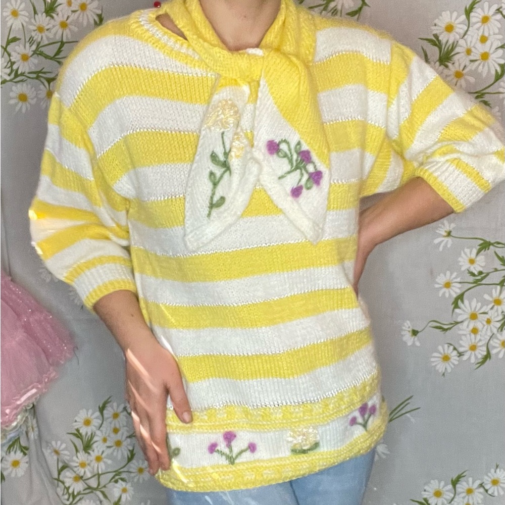 Vintage hand knit balloon half sleeve yellow white stripe floral granny sweater - Picture 3 of 8